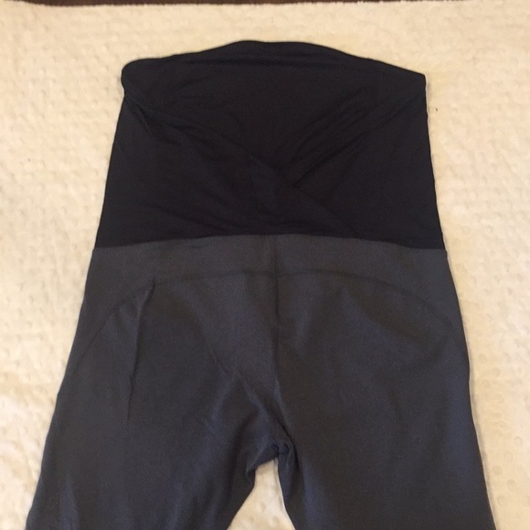 Isabel Maternity Cropped Leggings - Picture 2 of 3